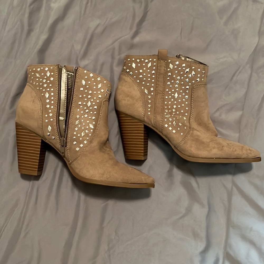 Brand new JLO boot heels 7.5
